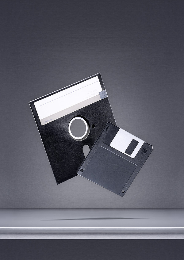 Disketten vor dunklem Hintergrund